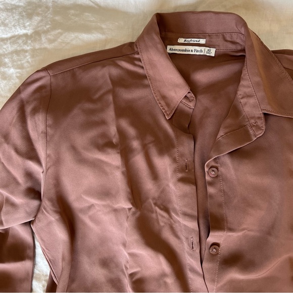 Silky/satin button up from Abercrombie! - Picture 5 of 8